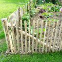 Ganivelle 50cm en séparation de jardin et de potager