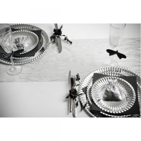 Chemin de table Strié