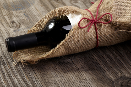 JUNGEN Lot de 15 Sacs Cadeaux en Toile de Jute avec Cordon de Serrage pour Bouteille de Vin Mariage Voyage Anniversaire Fête